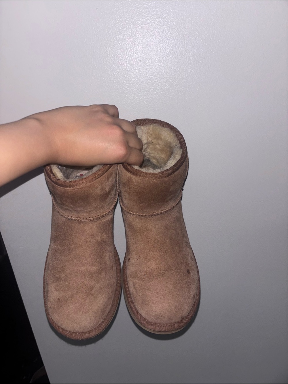Chestnut tan UGGS SIZE 7 women - Picture 6 of 6